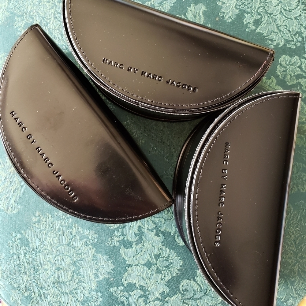 MARC by Marc JACOBS  glasses case. Size L